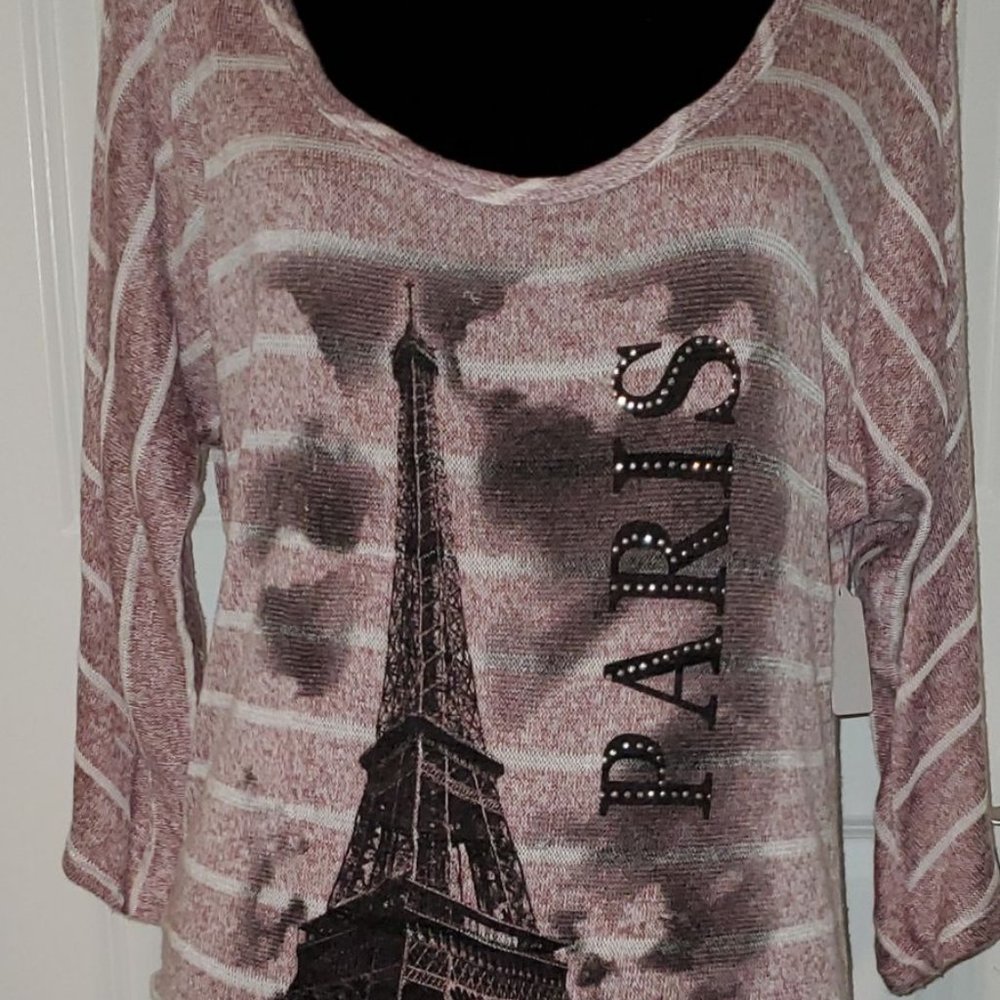 Woman's Quarter Length Blouse Size M